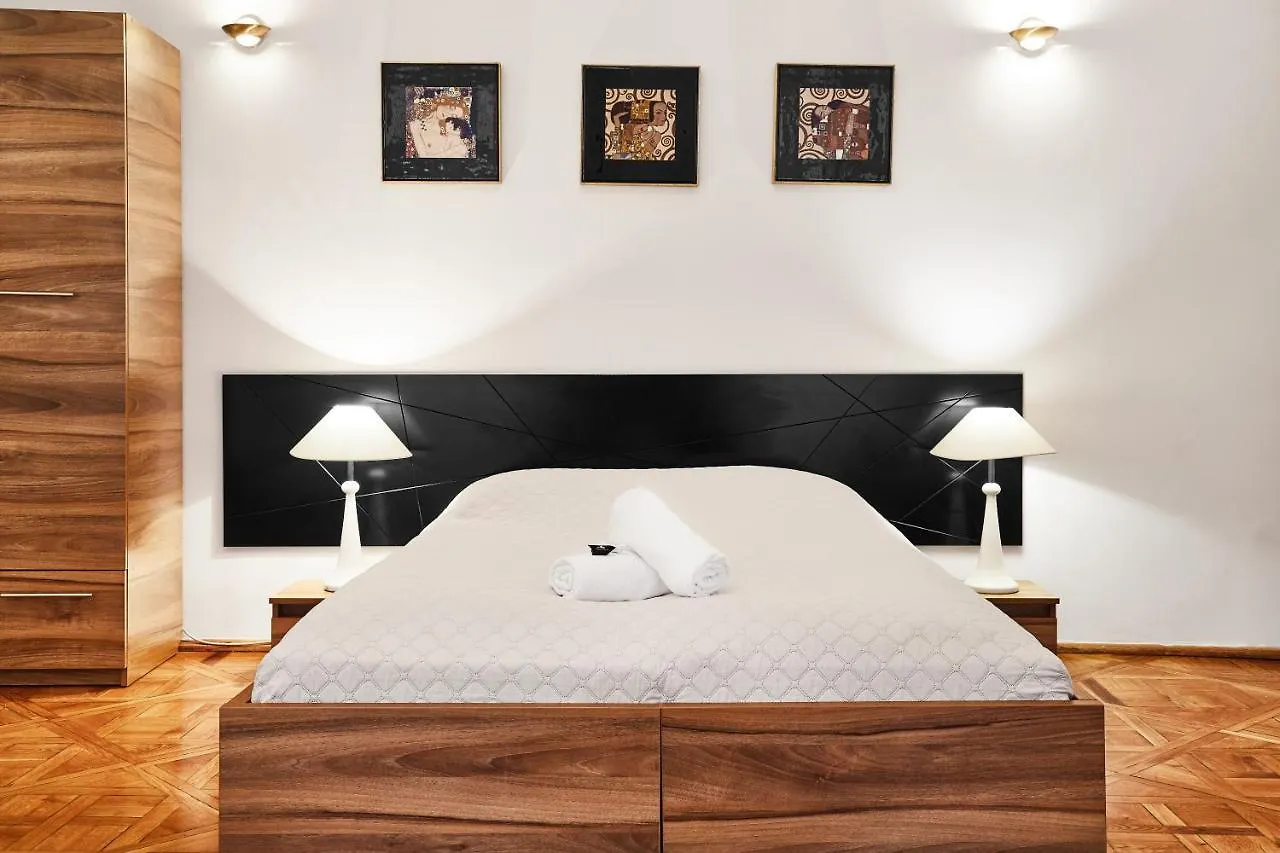 Krakow For You Budget Apartments 0*,